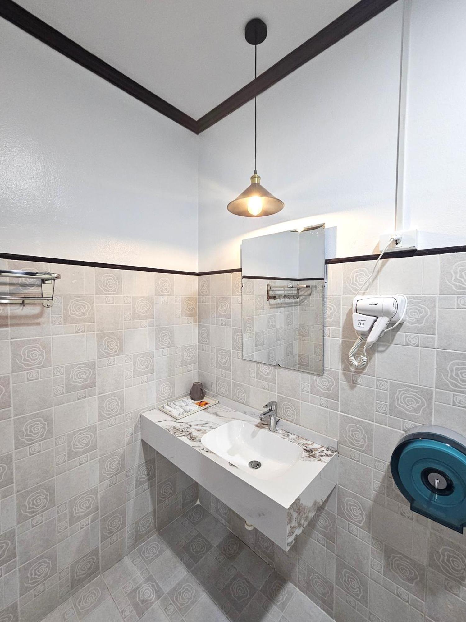 Win Hotel Vang Vieng Exterior photo