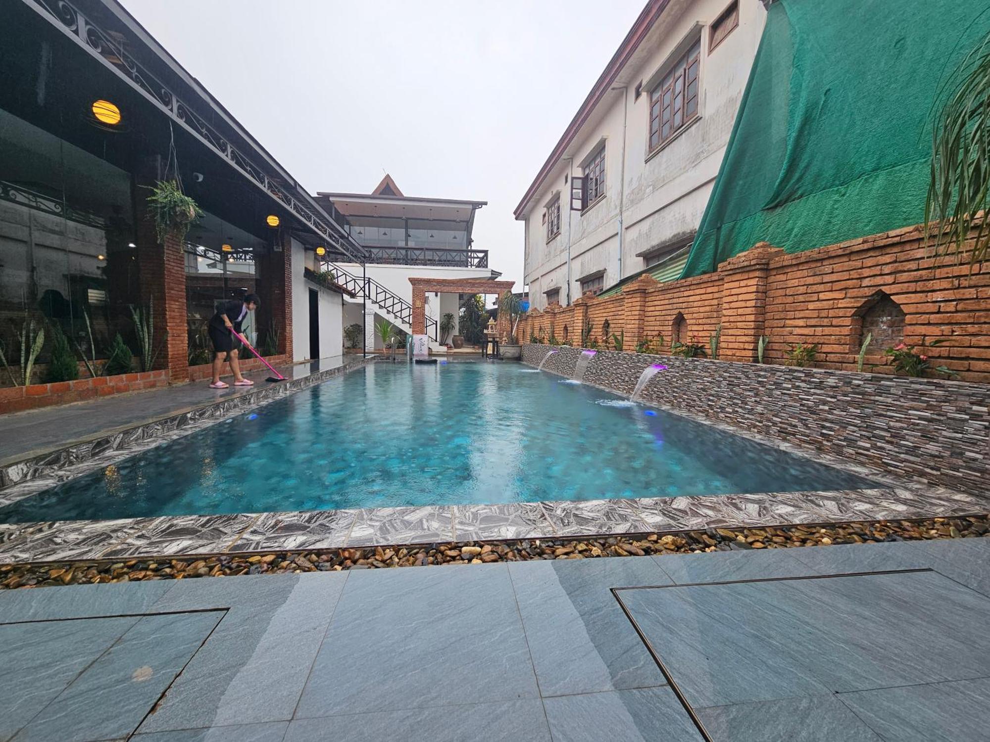 Win Hotel Vang Vieng Exterior photo
